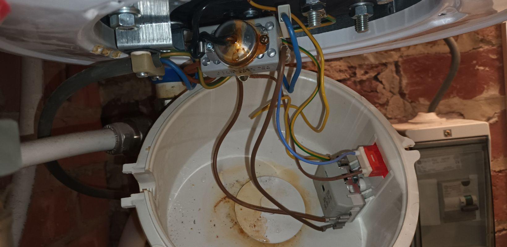 Reparer la fuite de votre chauffe eau electrique a rixensart 1